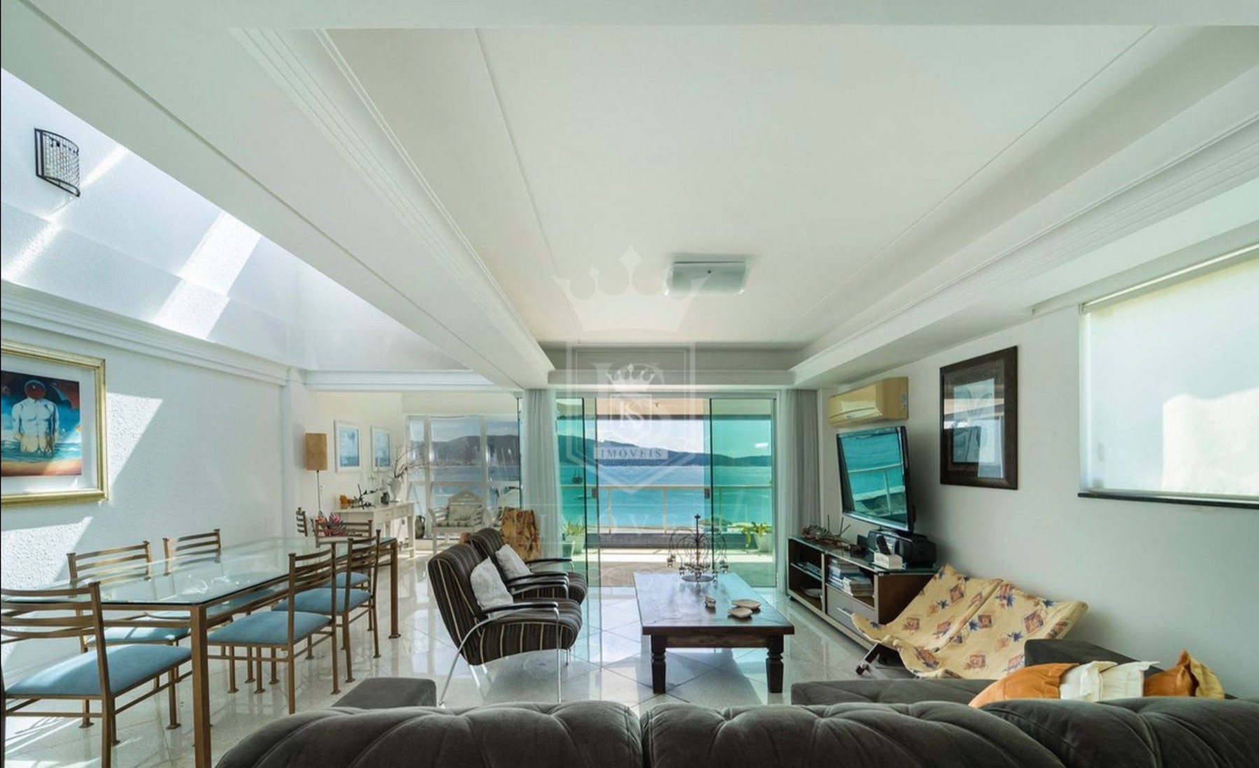 Apartamento mobiliado com vista para o mar